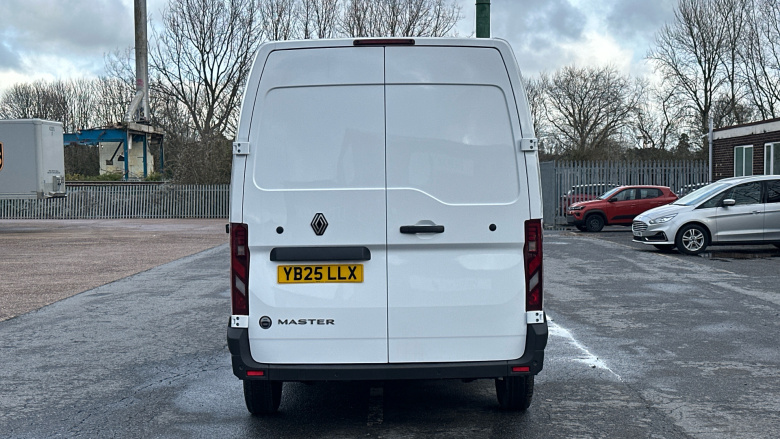 Renault Master Mwb Diesel Fwd MM35 Blue dCi 130 Advance Medium Roof Van